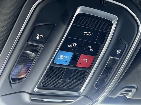 Used 2024 Jeep Wagoneer L Series II w/ Flexible Seating Group image 26