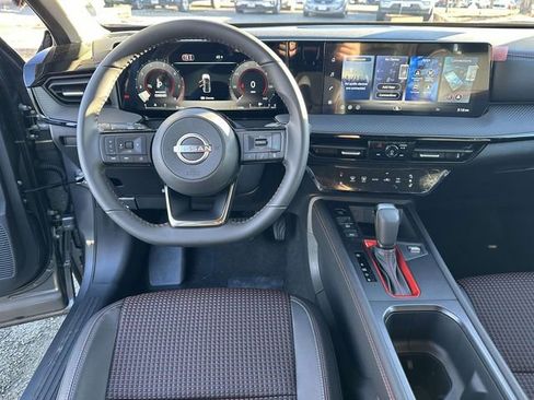 New 2026 Nissan Kicks SR FWD image 17