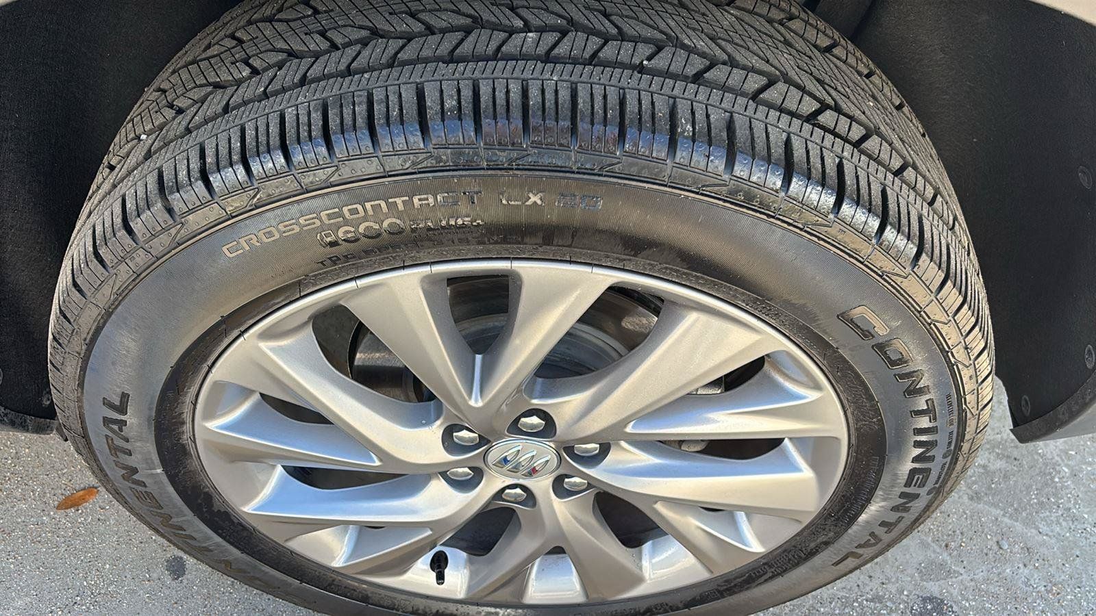 Certified 2025 Buick Enclave Preferred FWD image 11