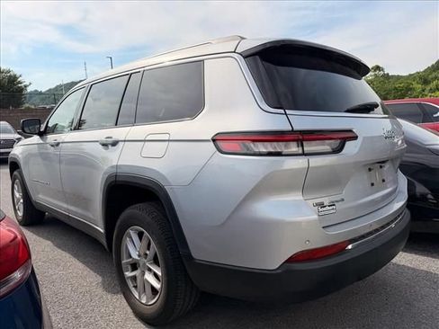 Used 2022 Jeep Grand Cherokee L Laredo w/ Luxury Tech Group I AWD/4WD image 8