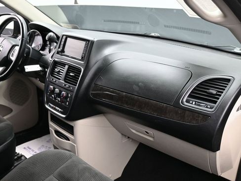 Used 2017 Dodge Grand Caravan SE w/ Power Window Group image 33