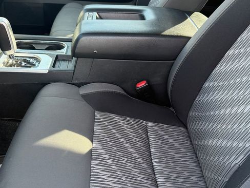 Used 2018 Toyota Tundra SR5 w/ TRD Off Road Package image 9