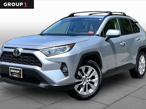Certified 2019 Toyota RAV4 XLE Premium FWD image 1