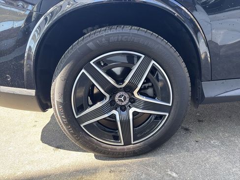 Used 2024 Mercedes-Benz GLC 300 4MATIC image 13