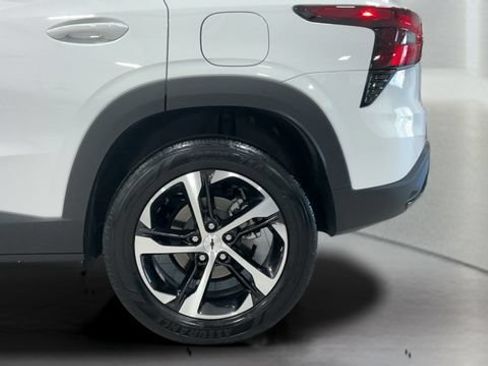 Used 2024 Chevrolet Trax RS w/ Driver Confidence Package FWD image 23