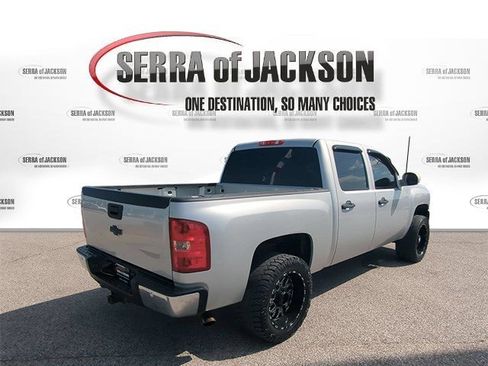 Used 2011 Chevrolet Silverado 1500 LT w/ All-Star Edition AWD/4WD image 8
