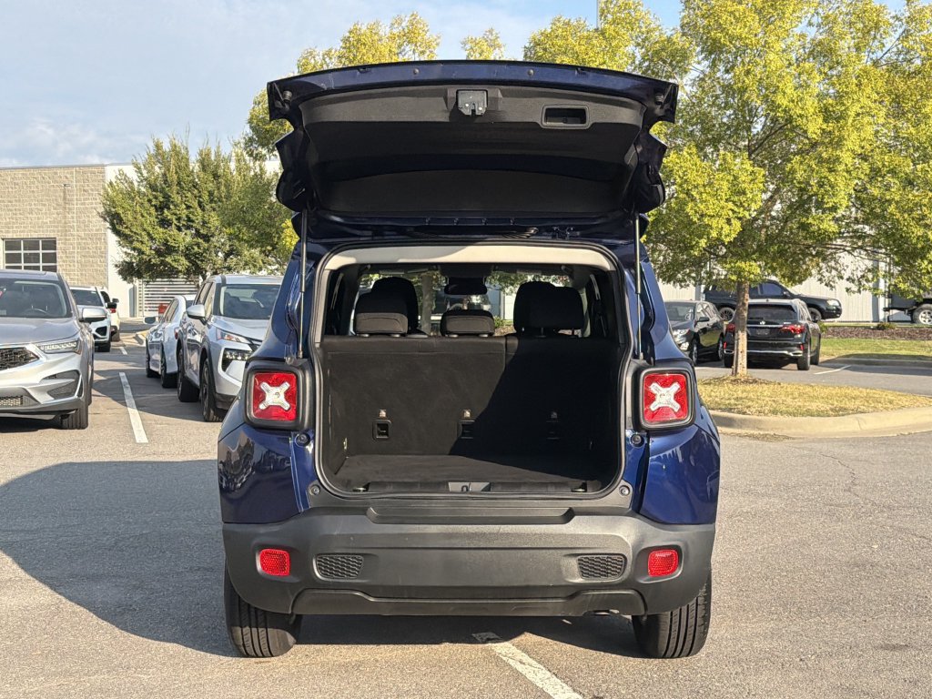Used 2021 Jeep Renegade Latitude FWD image 14