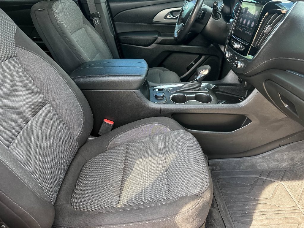 Used 2022 Chevrolet Traverse LT FWD image 25