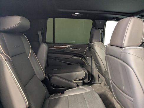 Used 2023 Cadillac Escalade ESV Premium Luxury image 27