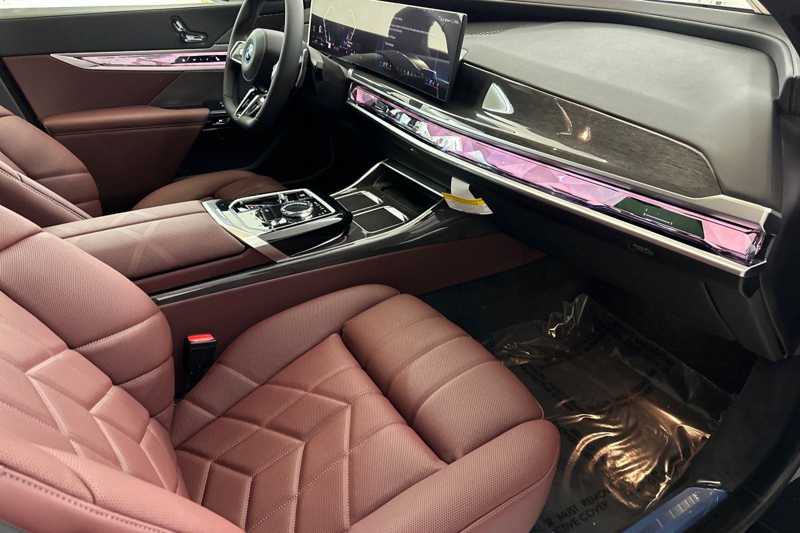 New 2026 BMW 750e xDrive w/ Premium Package AWD/4WD image 25