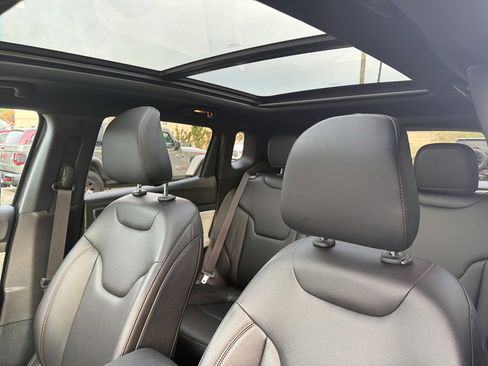 Certified 2024 Jeep Compass Limited w/ Sun and Sound Group image 7