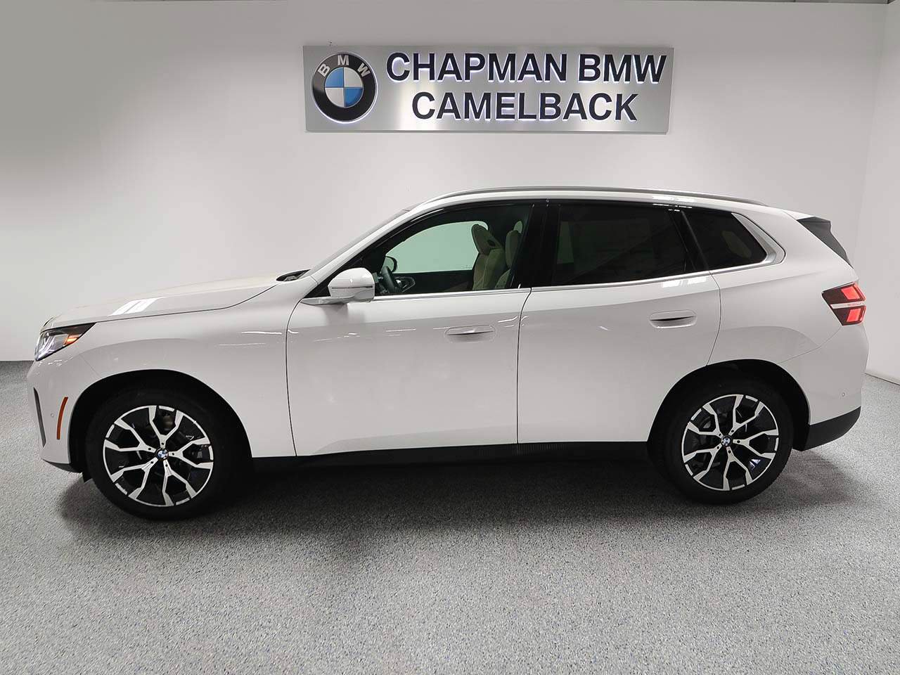 Used 2026 BMW X3 xDrive30i w/ Convenience Package AWD/4WD image 3