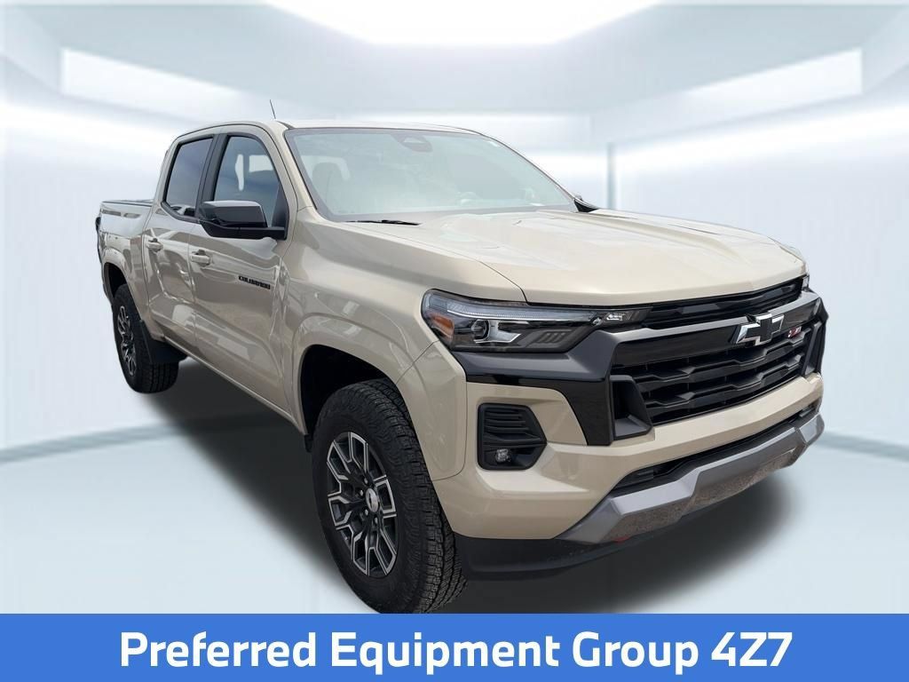 Used 2024 Chevrolet Colorado Z71 w/ Z71 Convenience Package 2 AWD/4WD image 4