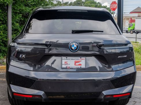 Used 2024 BMW iX xDrive50 w/ Sport Package AWD/4WD image 25