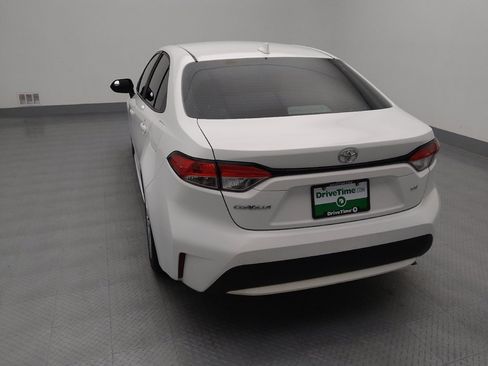 Used 2022 Toyota Corolla LE image 6