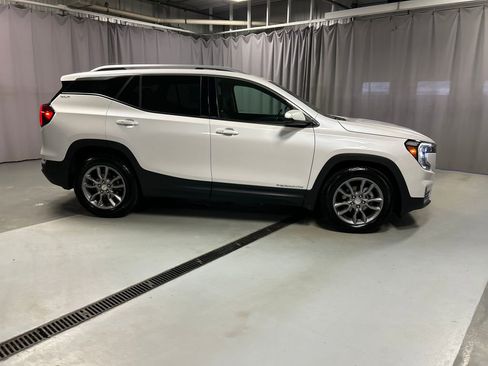 Used 2022 GMC Terrain SLT image 8