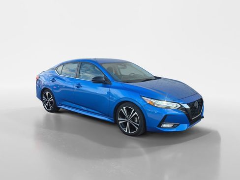 Used 2023 Nissan Sentra SR w/ Electronics Package image 2