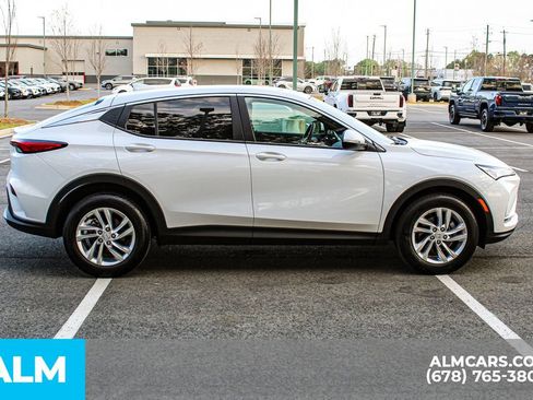 Used 2025 Buick Envista Preferred image 9