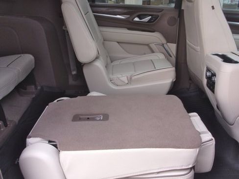 Used 2024 GMC Yukon XL Denali w/ Advanced Technology Package image 42