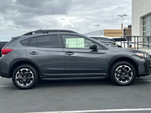 Used 2023 Subaru Crosstrek 2.0i Premium AWD/4WD image 2