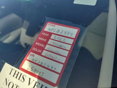 Used 2022 Toyota Corolla LE image 10