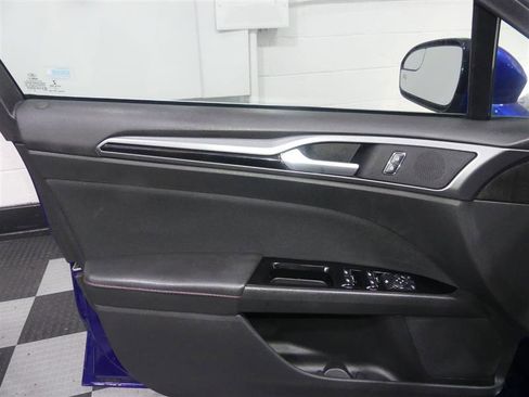 Used 2016 Ford Fusion SE image 17