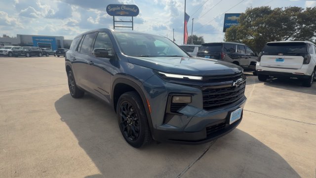 Certified 2024 Chevrolet Traverse LS w/ Midnight/Sport Edition FWD image 2