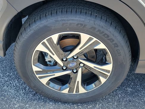 Used 2024 Subaru Crosstrek 2.0i Premium image 10