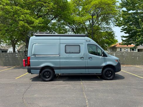 Used 2021 Mercedes-Benz Sprinter 2500 image 28