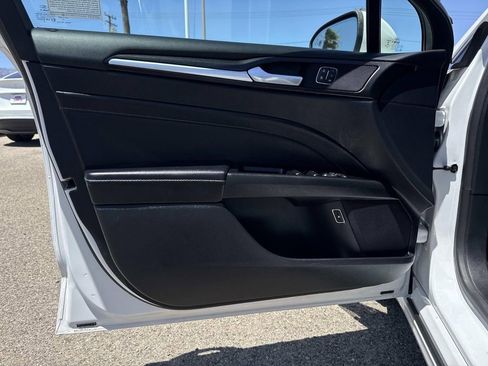 Used 2019 Ford Fusion Energi Titanium FWD image 19