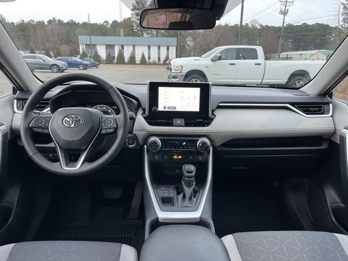 Used 2025 Toyota RAV4 XLE image 8