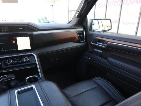 Used 2022 GMC Sierra 1500 Denali w/ Denali Reserve Package image 26