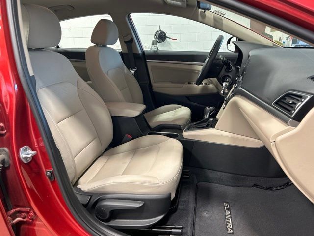 Used 2017 Hyundai Elantra SE FWD image 12