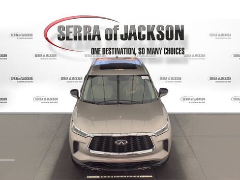 Used 2025 INFINITI QX60 Luxe w/ Lighting Package (N94) FWD image 2