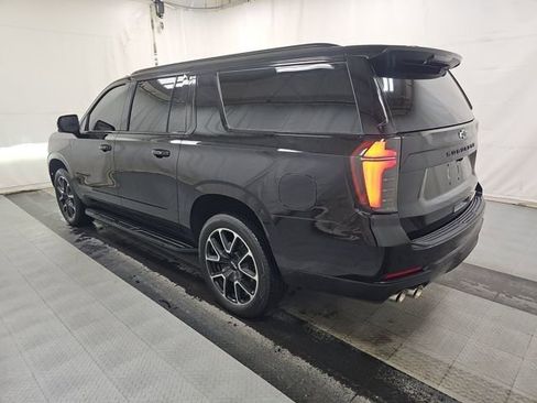 Used 2025 Chevrolet Suburban RST w/ Comfort Package image 6