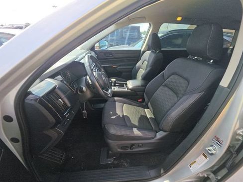 Used 2024 Nissan Pathfinder SV FWD image 18