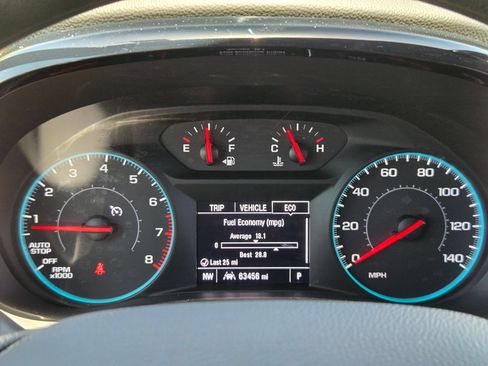 Used 2022 Chevrolet Traverse LS FWD image 23