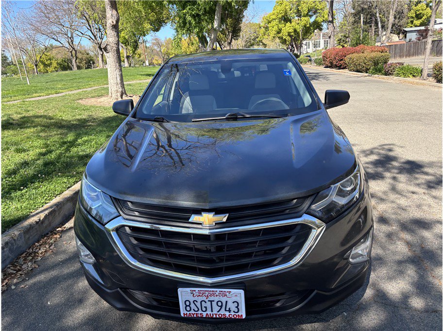Used 2018 Chevrolet Equinox LS FWD image 2