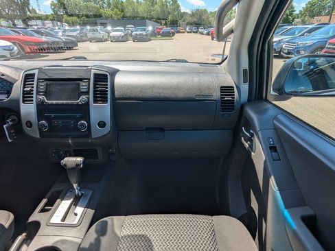 Used 2017 Nissan Frontier SV AWD/4WD image 17