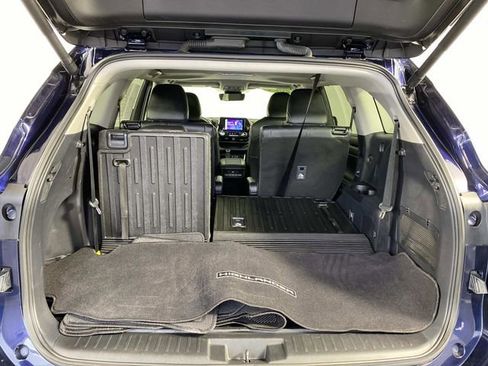 Used 2024 Toyota Highlander XLE AWD/4WD image 8