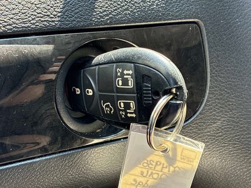 Used 2016 Dodge Grand Caravan SXT w/ Rear Park Assist Package FWD image 30