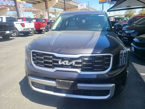 Used 2025 Kia Telluride S image 2