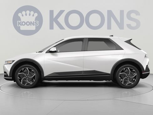 Used 2023 Hyundai Ioniq 5 SEL AWD/4WD image 2