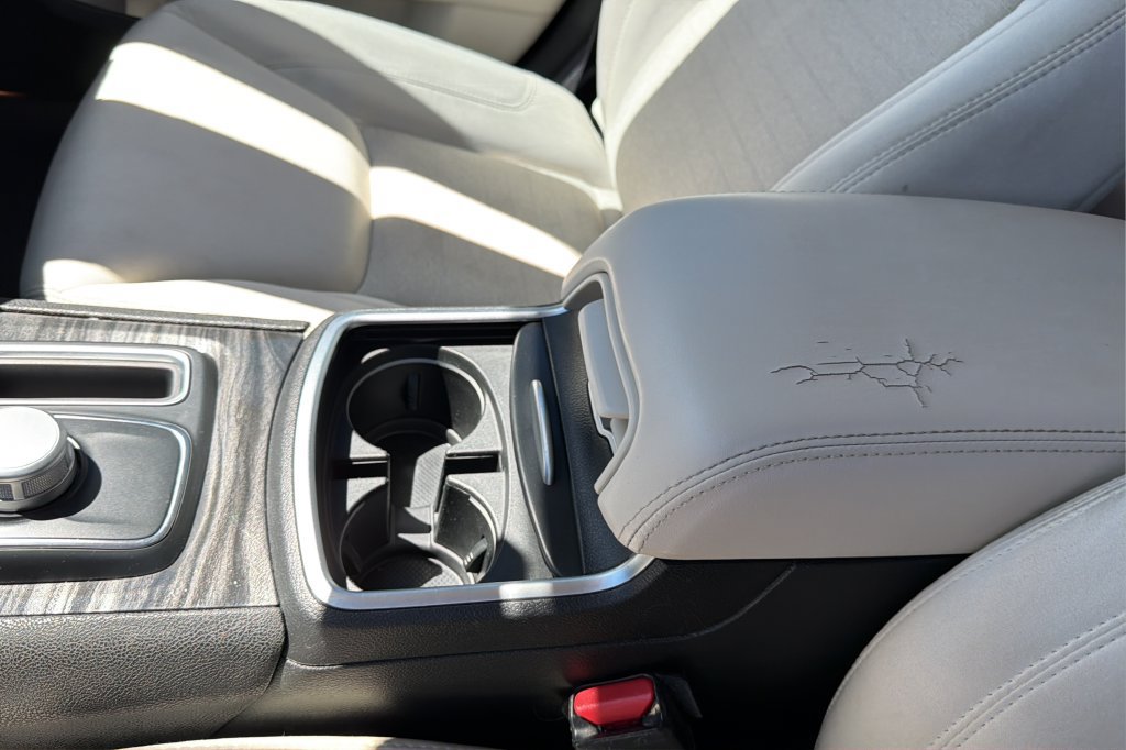 Used 2022 Chrysler 300 Touring w/ Sport Appearance Package RWD image 27