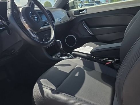 Used 2015 Volkswagen Beetle 1.8T FWD image 3