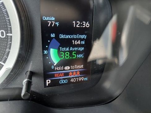 Used 2020 Toyota Corolla LE image 4