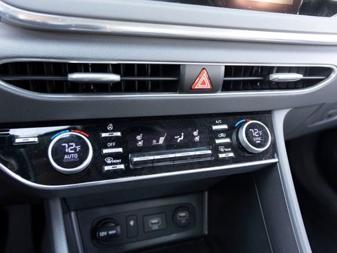 Used 2021 Hyundai Sonata Limited FWD image 17