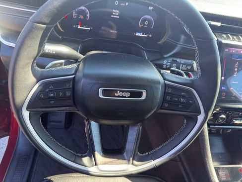 Used 2024 Jeep Grand Cherokee L Limited w/ Luxury Tech Group II AWD/4WD image 16