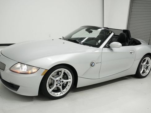 Used 2008 BMW Z4 3.0si image 8