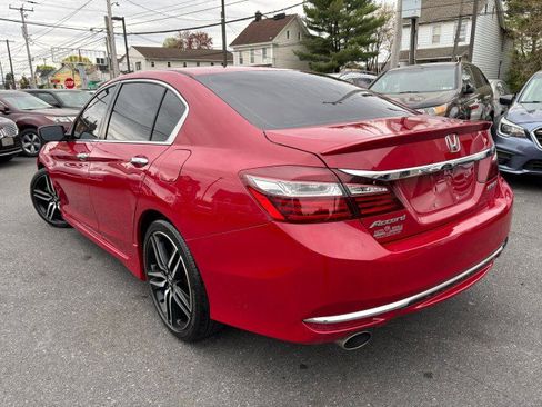 Used 2017 Honda Accord Sport image 7